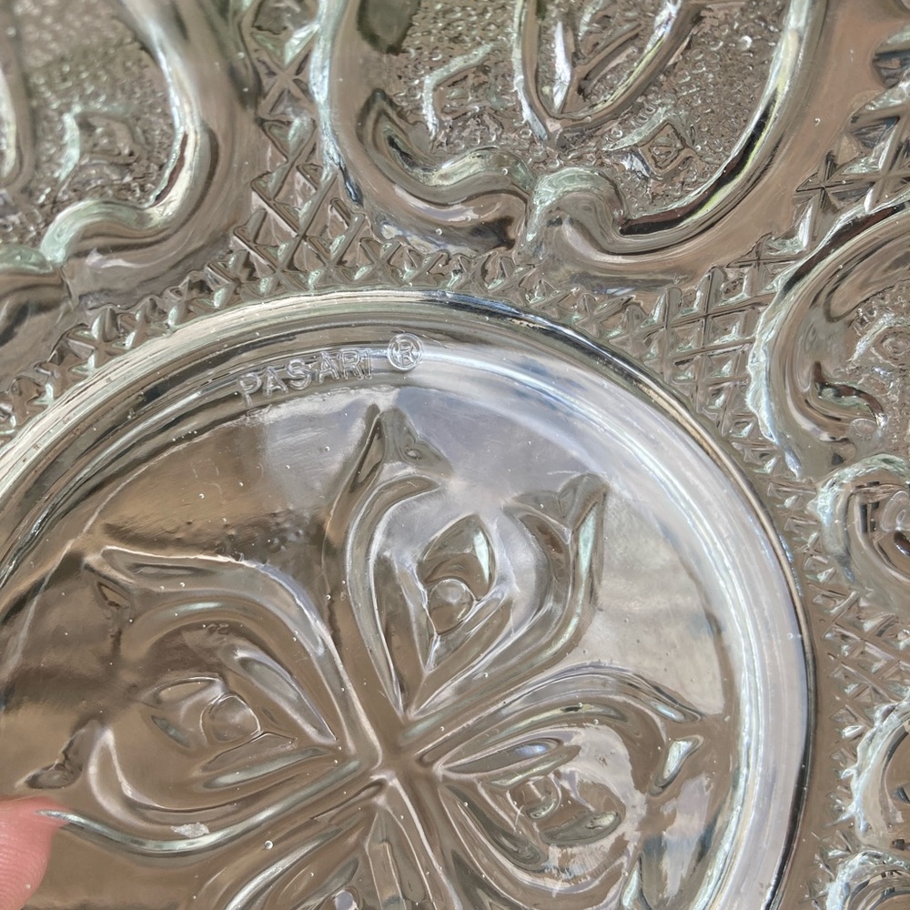 Vintage Pasari Hearts Glass Candy Dish Bowl with Lid Indonesia - Picture 2 of 5